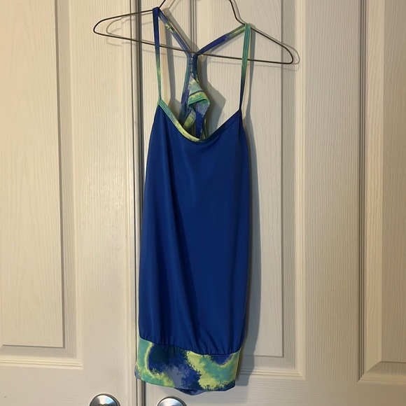 Nike tank top with built in bra size small NWT - Picture 1 of 7